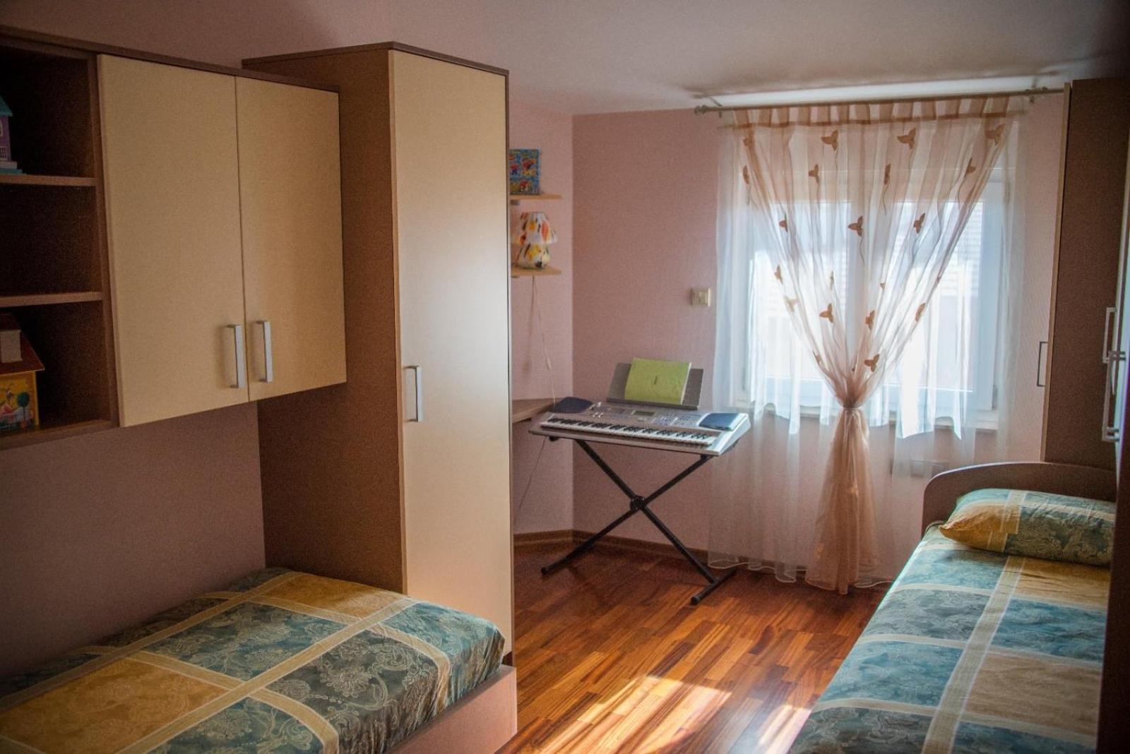 Hotel Barbaric Меджугорье Экстерьер фото