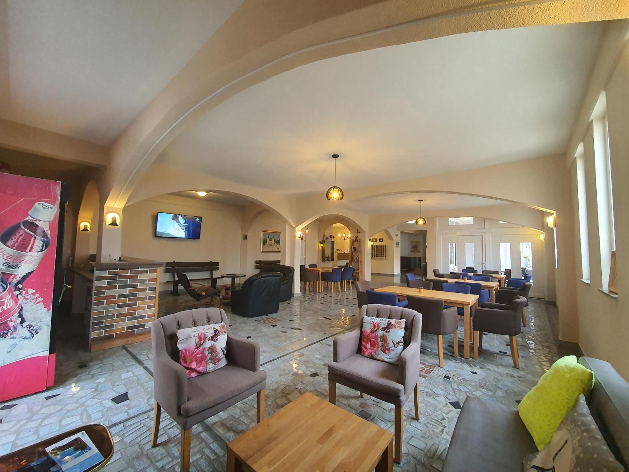 Hotel Barbaric Меджугорье Экстерьер фото
