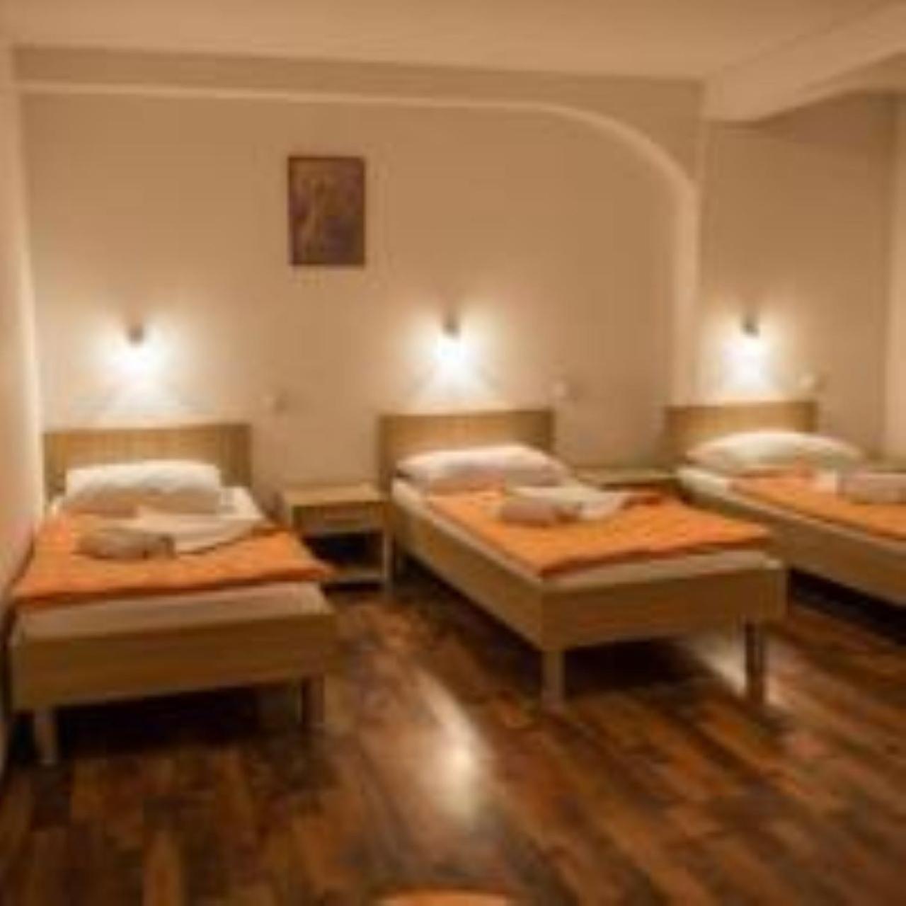 Hotel Barbaric Меджугорье Экстерьер фото
