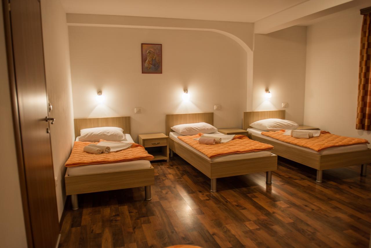 Hotel Barbaric Меджугорье Экстерьер фото